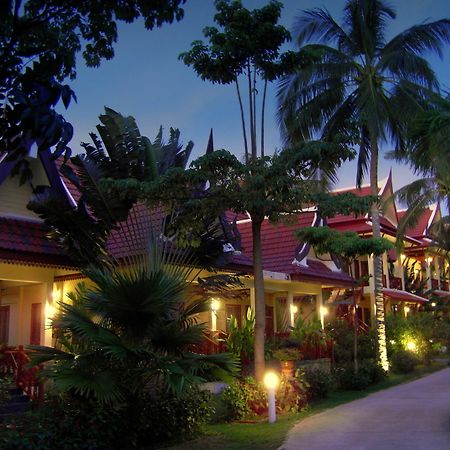 Palm Village Rawai Eksteriør bilde
