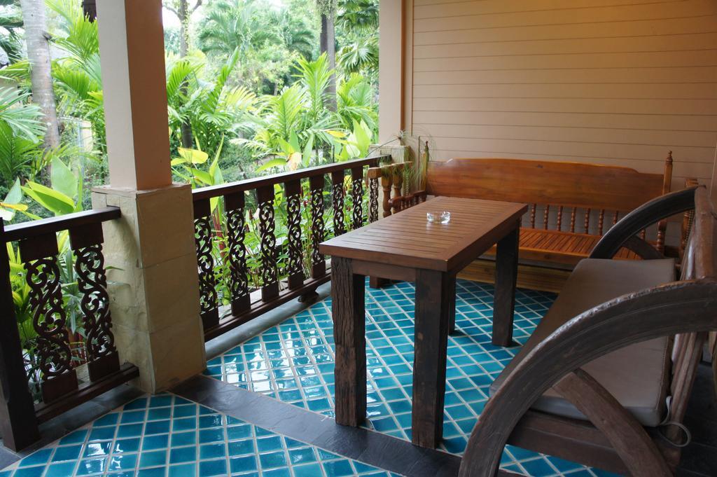 Palm Village Rawai Eksteriør bilde