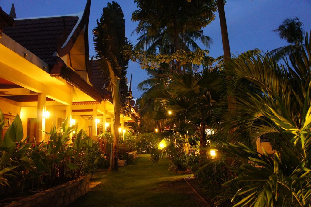 Palm Village Rawai Eksteriør bilde