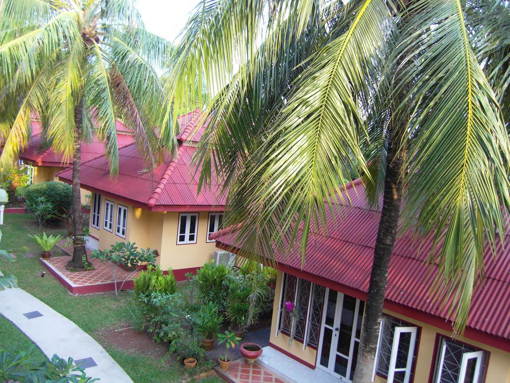 Palm Village Rawai Eksteriør bilde