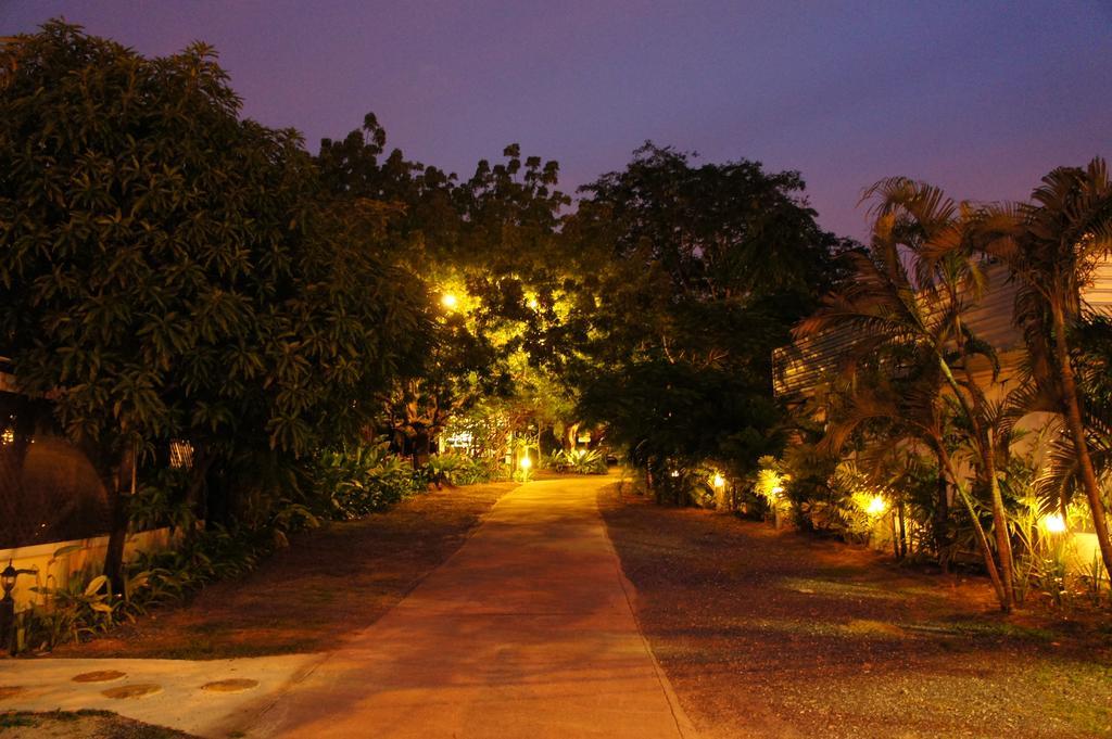 Palm Village Rawai Eksteriør bilde