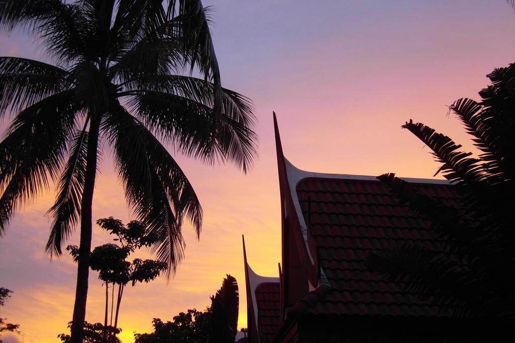 Palm Village Rawai Eksteriør bilde