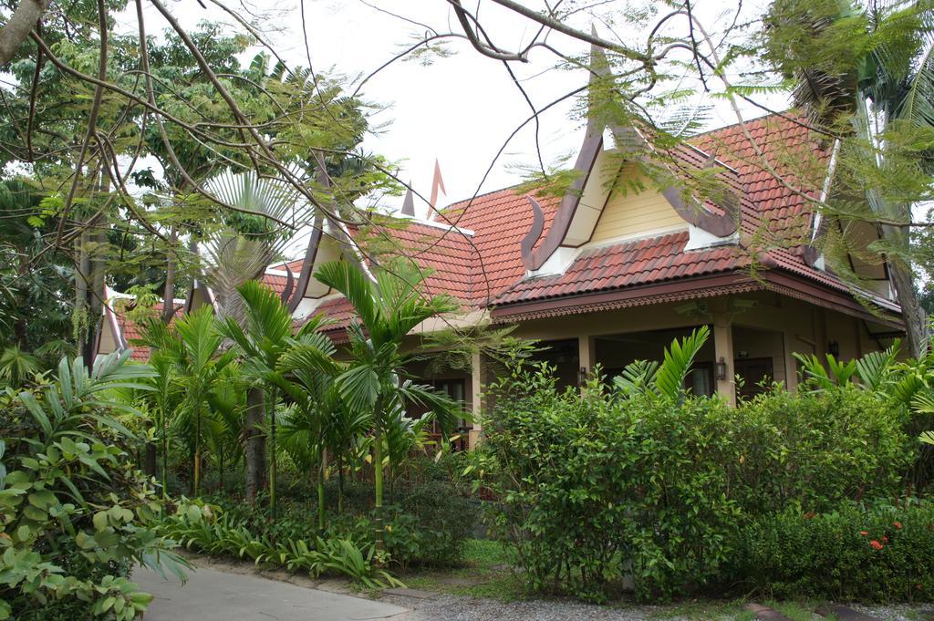 Palm Village Rawai Eksteriør bilde