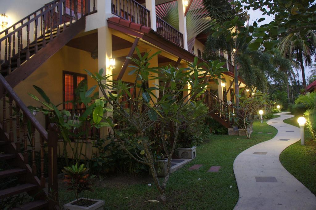Palm Village Rawai Eksteriør bilde