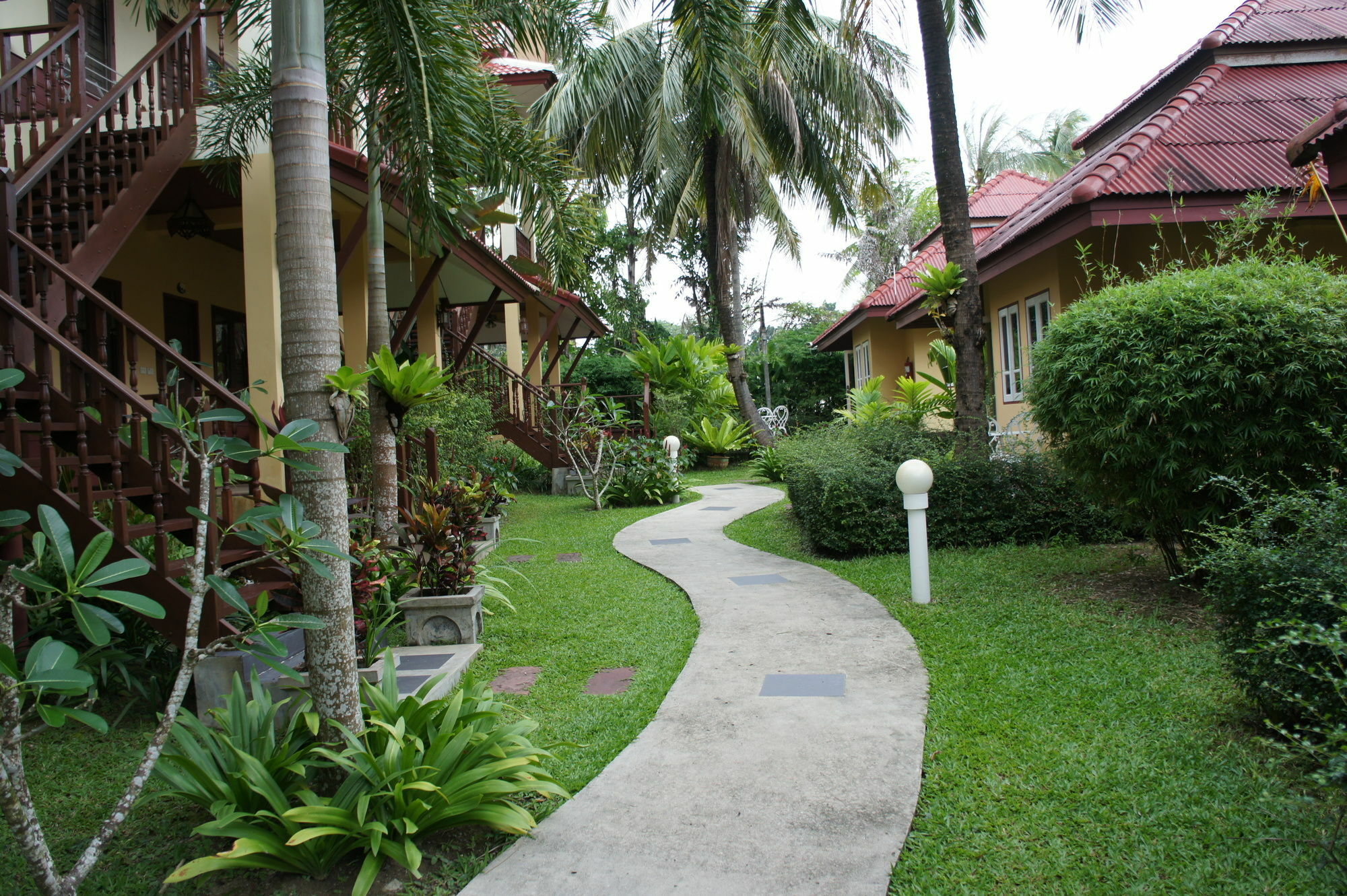 Palm Village Rawai Eksteriør bilde