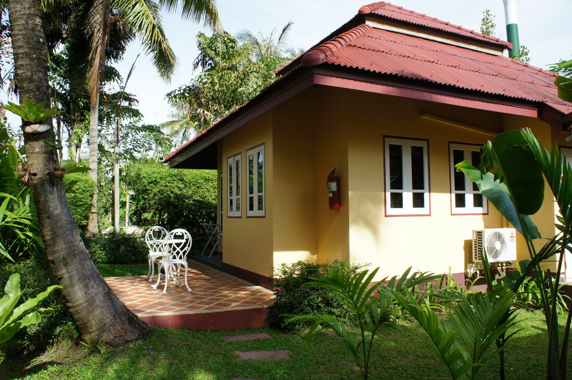 Palm Village Rawai Eksteriør bilde