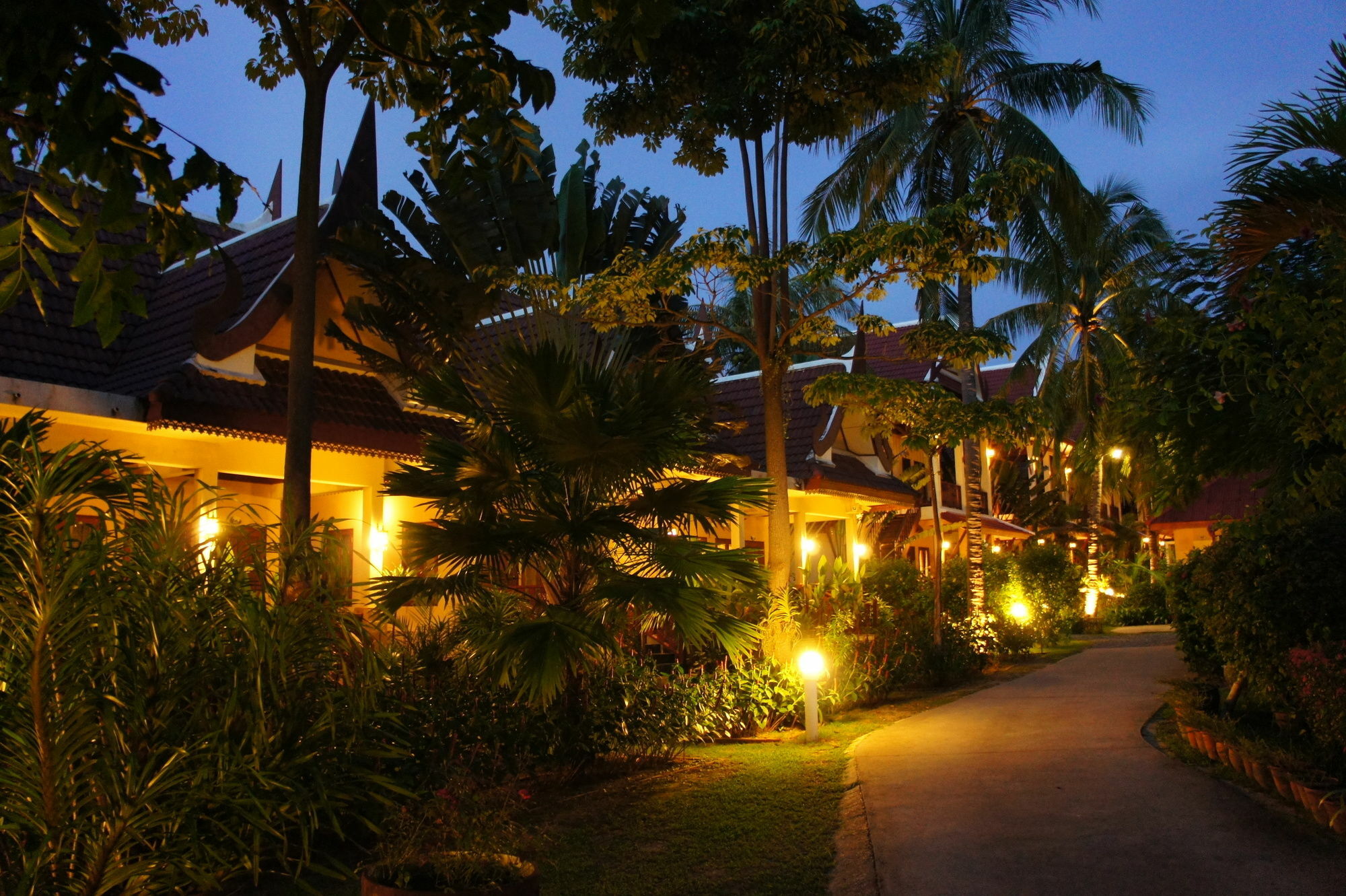 Palm Village Rawai Eksteriør bilde