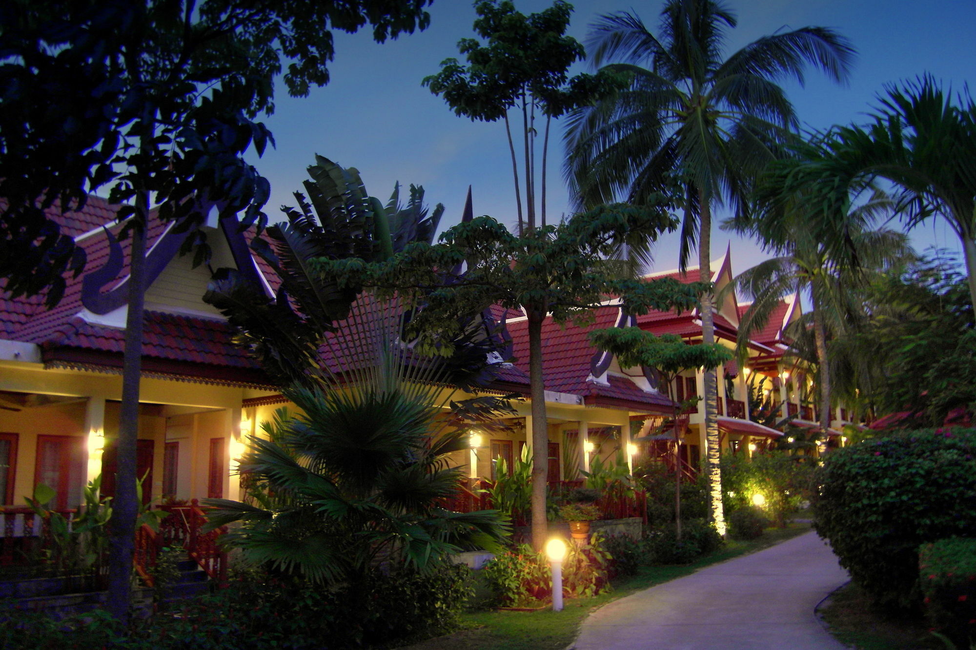 Palm Village Rawai Eksteriør bilde